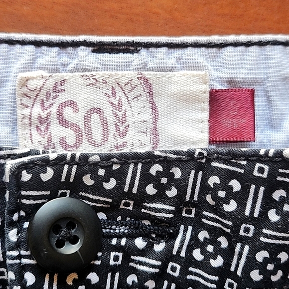 Pattern Shorts - Picture 4 of 4